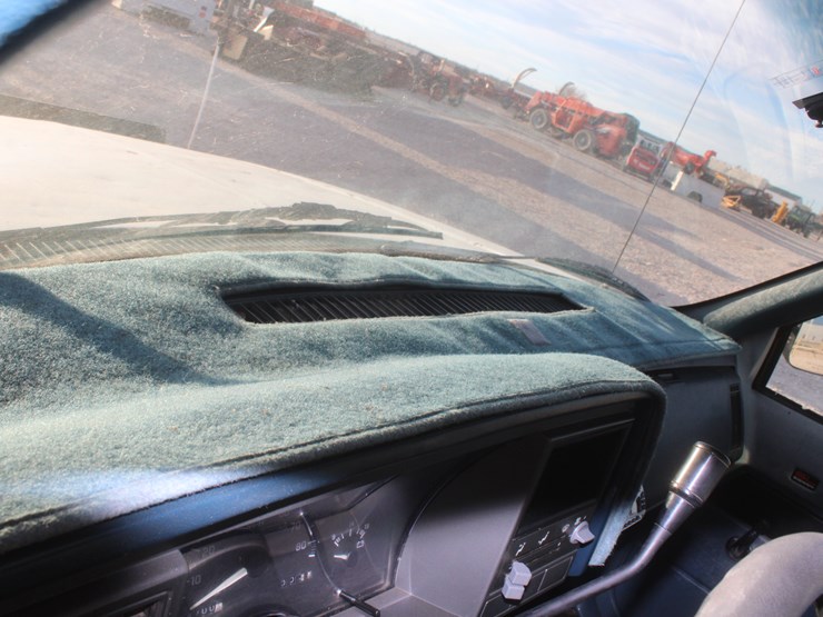 #3038-•-1992-gmc-seirra-single-cab-pickup-image-52