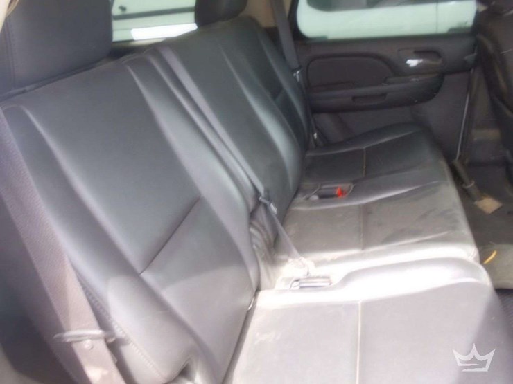 2013-chevrolet-tahoe-image-11