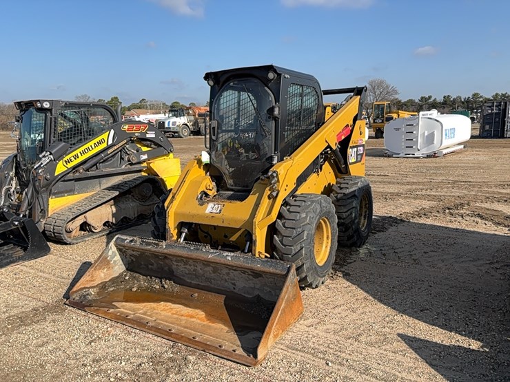 2017-caterpillar-272d2-xhp-image-1