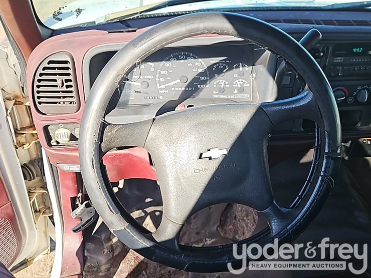 1995-chevrolet-1500-image-22