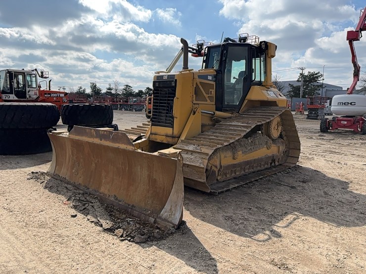 caterpillar-d6n-lgp-image-1