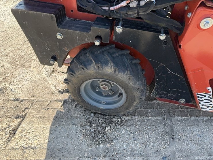 ditch-witch-c16-image-9