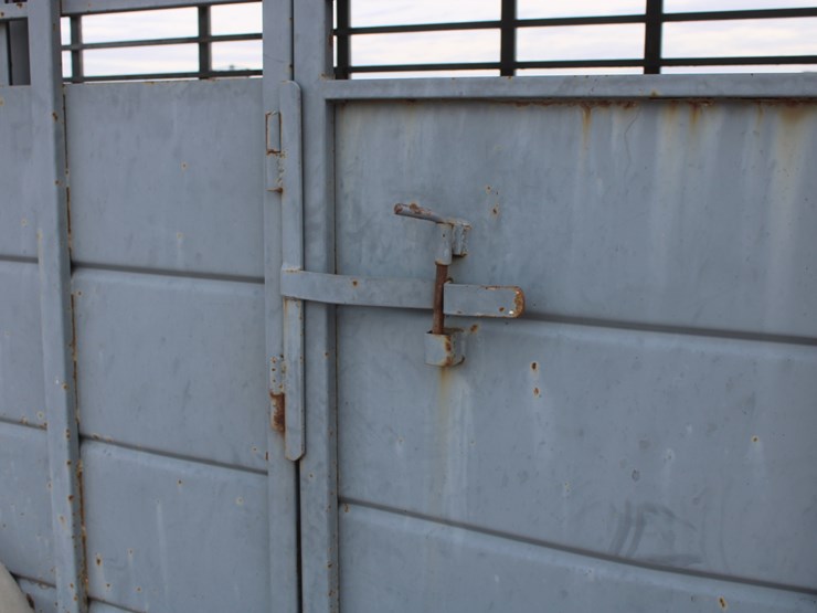 #3010-•-1995-calico-bumper-pull-16ft-livestock-trailer-image-17