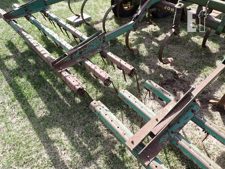 john-deere-1010-image-7