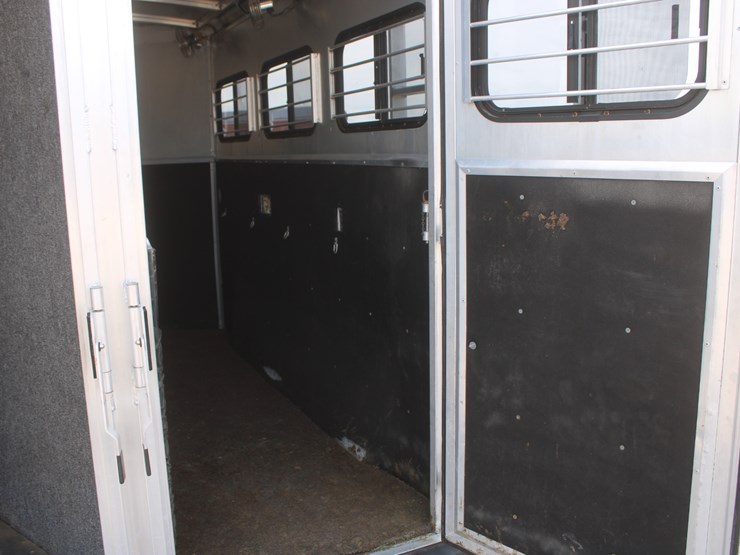 #3020-•-1995-soft-touch-horse-trailer-with-living-quarters-image-44