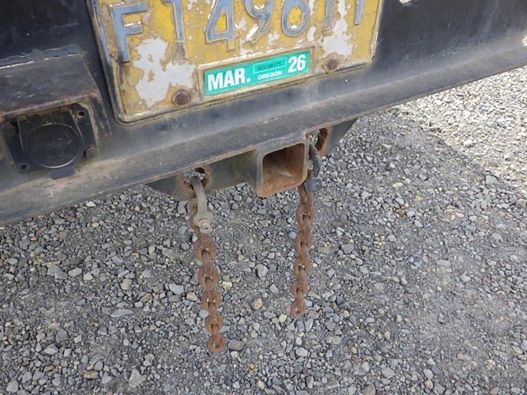 1996-freightliner-fl70-image-29