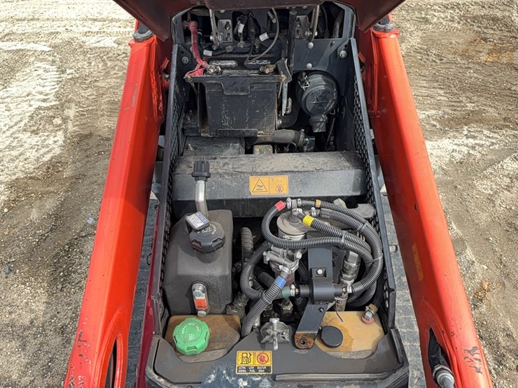 2022-kubota-scl1000-image-13