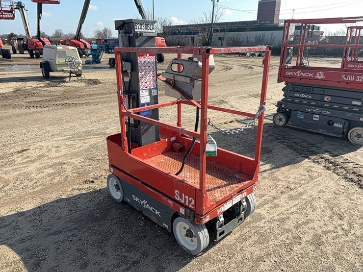 2017-skyjack-sj12-image-4