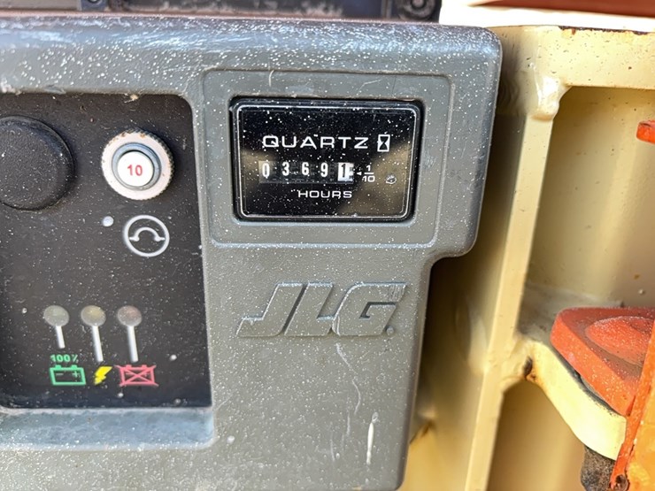 2017-jlg-1230es-image-9