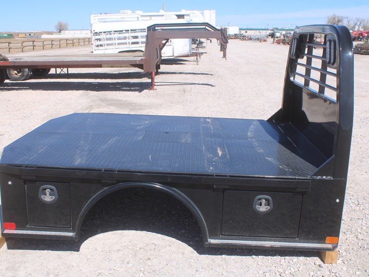 #3009-•-cm-skirted-flatbed-with-4-toolboxes-image-2