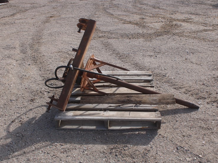 #2077-•-3-point-hay-unroller-image-5