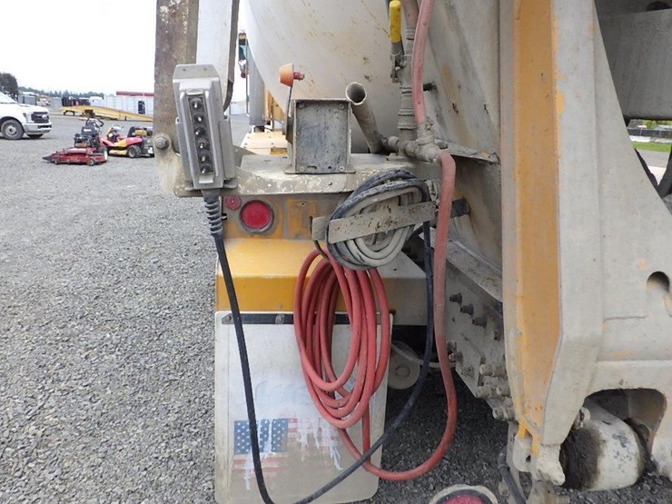 2006-peterbilt-357-image-9