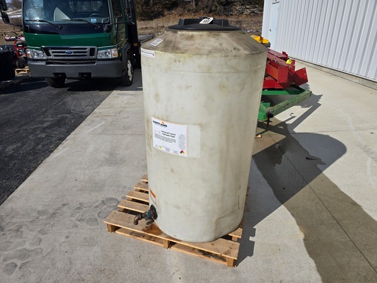 #666-•-165-gallon-bulk-fluid-tank-image-1