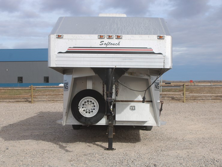 #3020-•-1995-soft-touch-horse-trailer-with-living-quarters-image-2