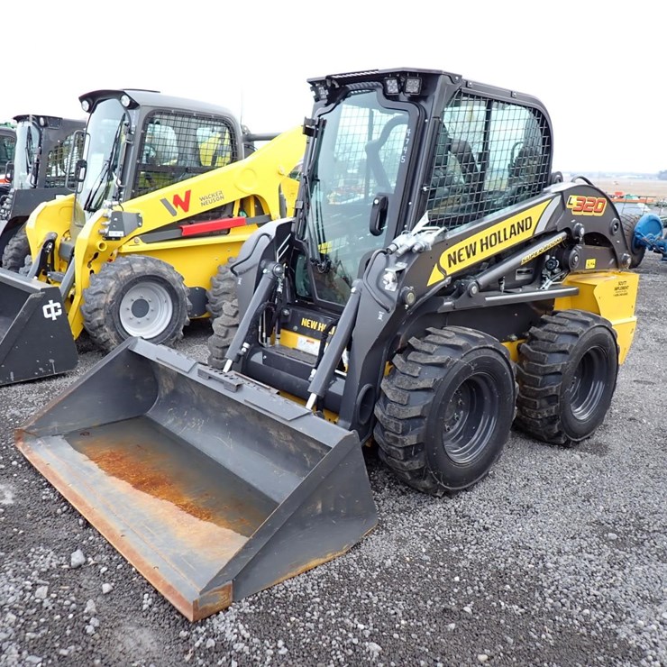 NEW HOLLAND L320
