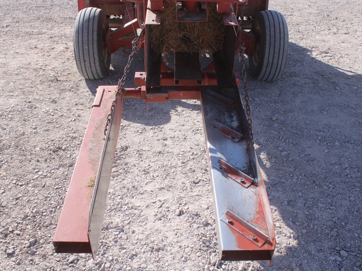 hesston-4600-image-33