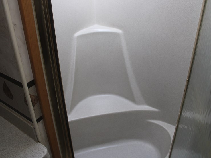 #3041-•-2002-king-of-the-road-royalite-34ft-camper-trailer-image-47