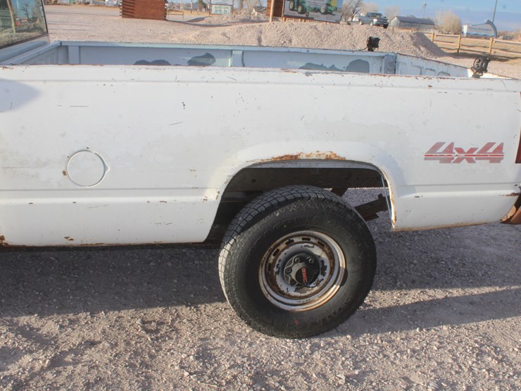 #3038-•-1992-gmc-seirra-single-cab-pickup-image-25