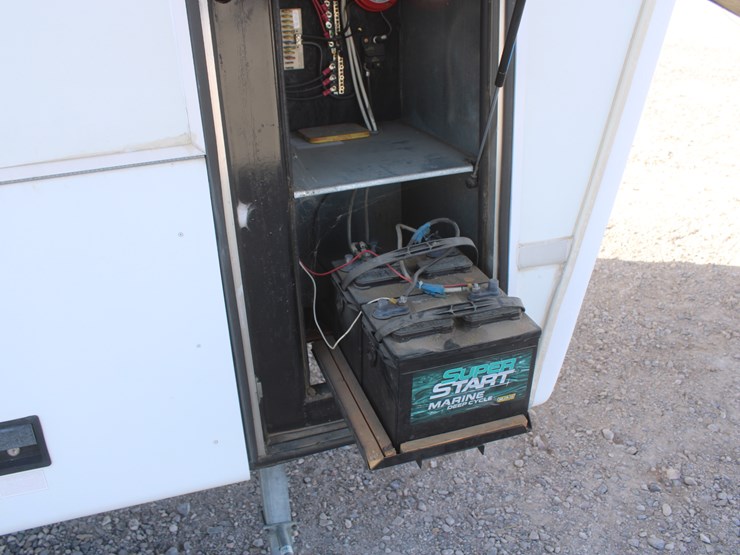 #3041-•-2002-king-of-the-road-royalite-34ft-camper-trailer-image-12