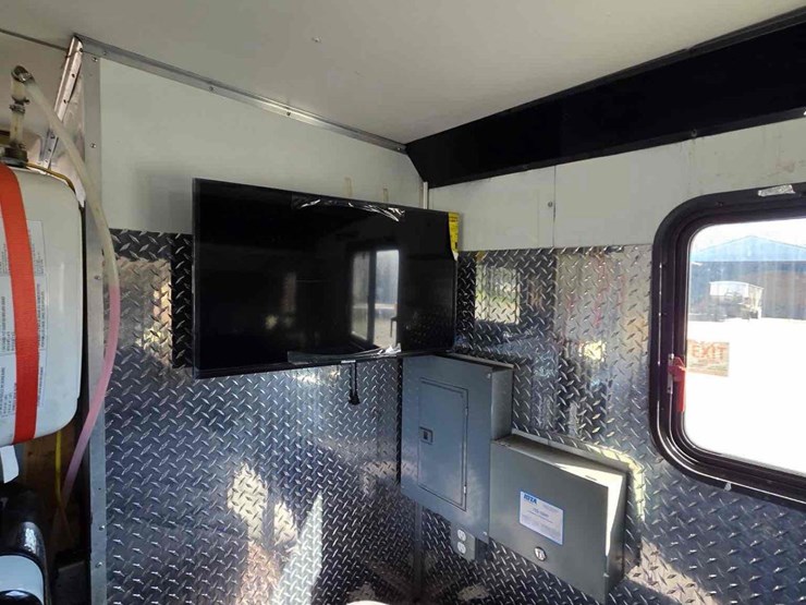 2013-53'-united-expressline-toy-hauler-*bid-is-pending*-image-24