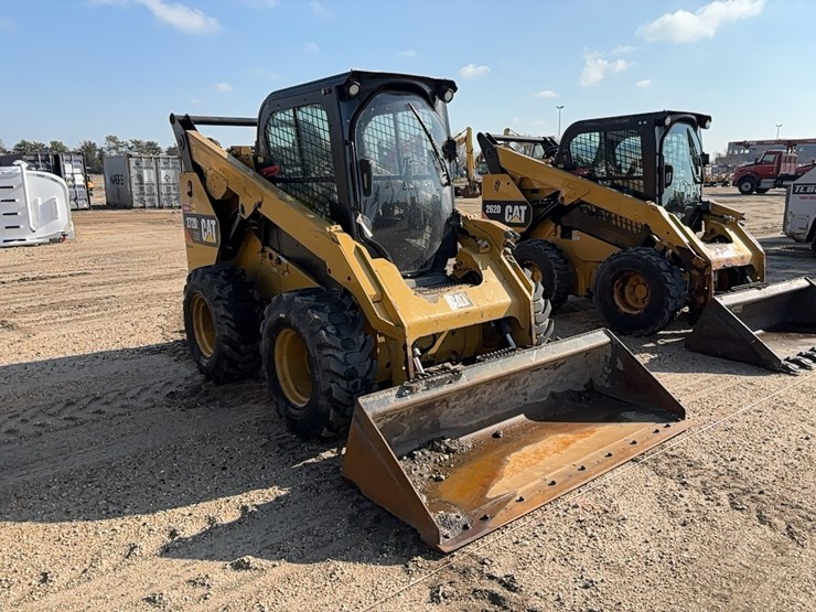 2017-caterpillar-272d2-xhp-image-2