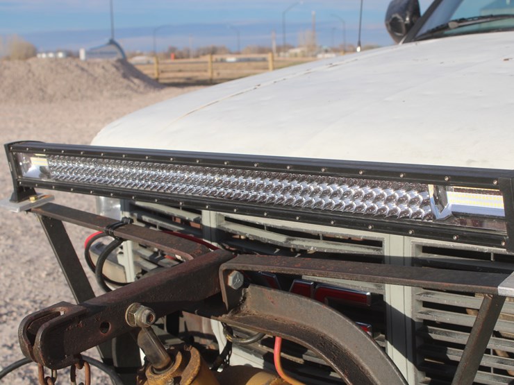 #3038-•-1992-gmc-seirra-single-cab-pickup-image-15