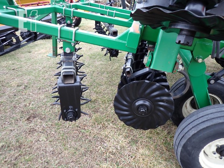 great-plains-2200tt-image-7