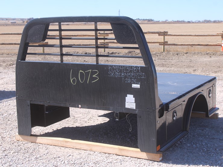 #3009-•-cm-skirted-flatbed-with-4-toolboxes-image-6