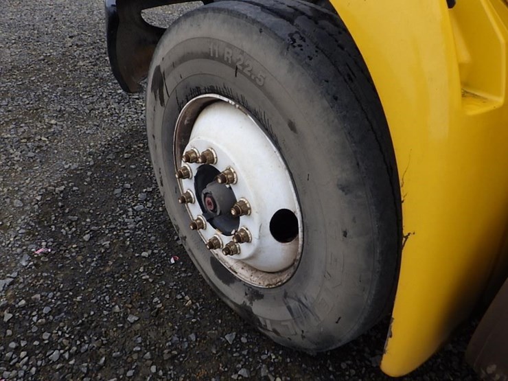 2011-international-durastar-4300-image-16