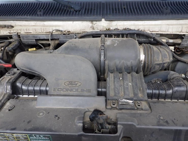 2002-ford-cargo-image-15