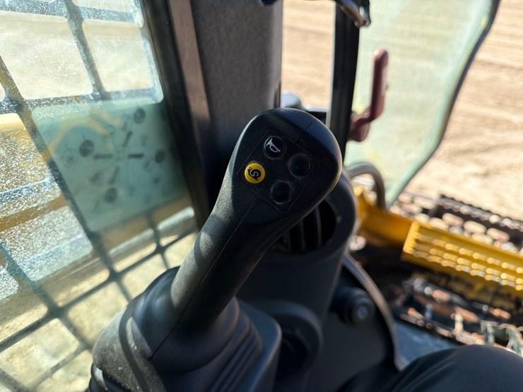 2023-caterpillar-289d3-image-21