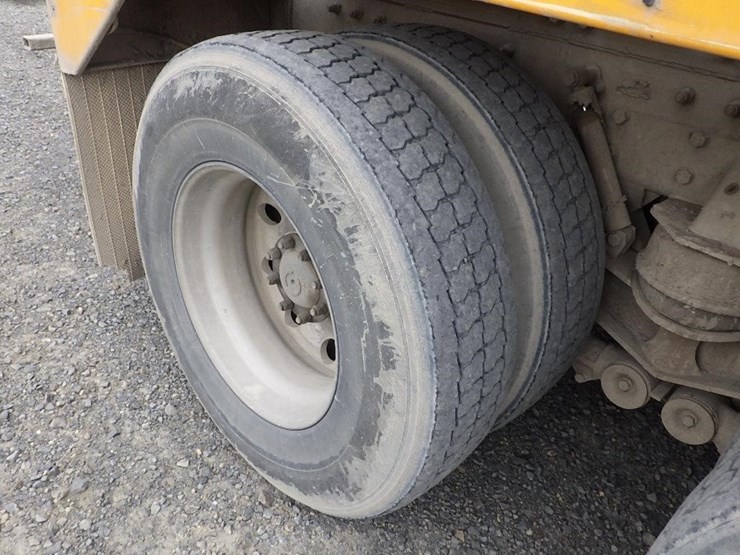 2006-peterbilt-357-image-38