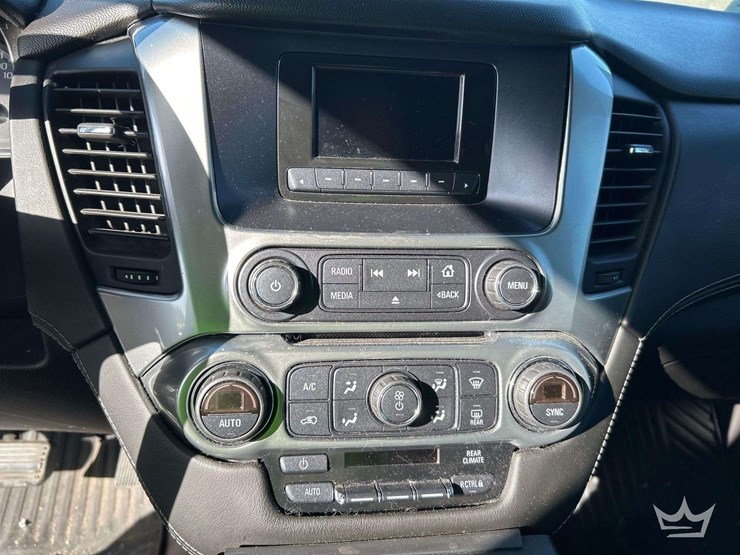 2017-chevrolet-tahoe-image-15