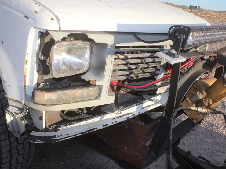 #3038-•-1992-gmc-seirra-single-cab-pickup-image-45