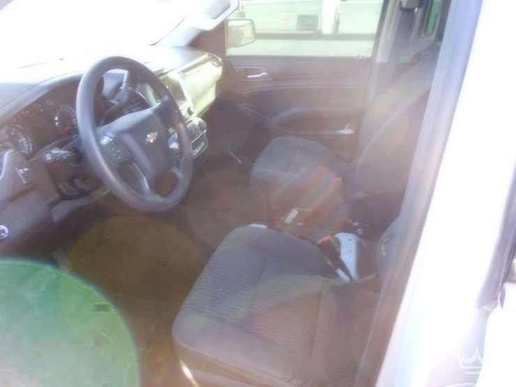 2017-chevrolet-tahoe-image-7