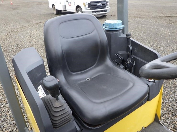 2019-wacker-neuson-rd12a-tandem-vibratory-roller-image-17