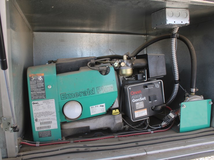 #3041-•-2002-king-of-the-road-royalite-34ft-camper-trailer-image-14