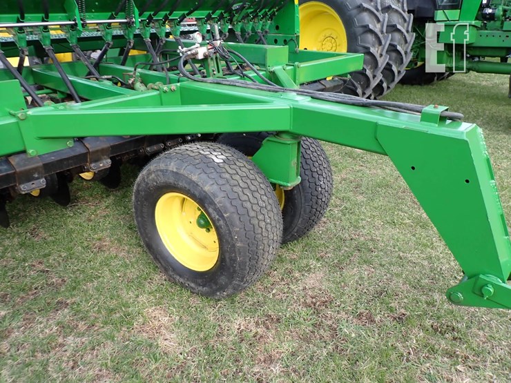john-deere-750-image-3