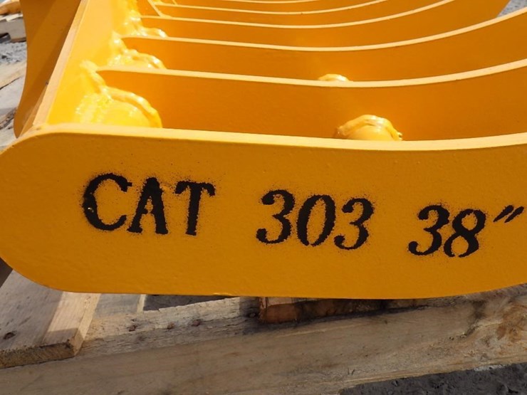 caterpillar-303-image-5