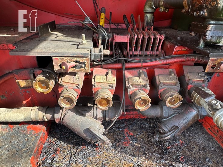 1900-white/gmc-fuel-truck-9618-image-11