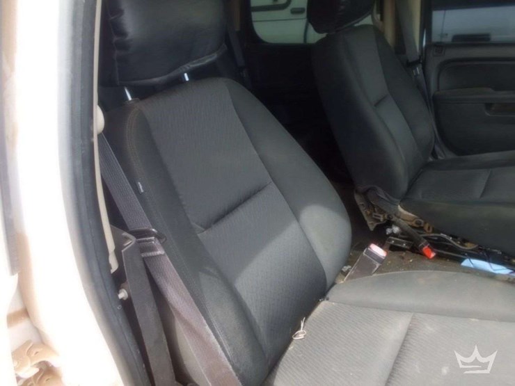 2013-chevrolet-tahoe-image-9