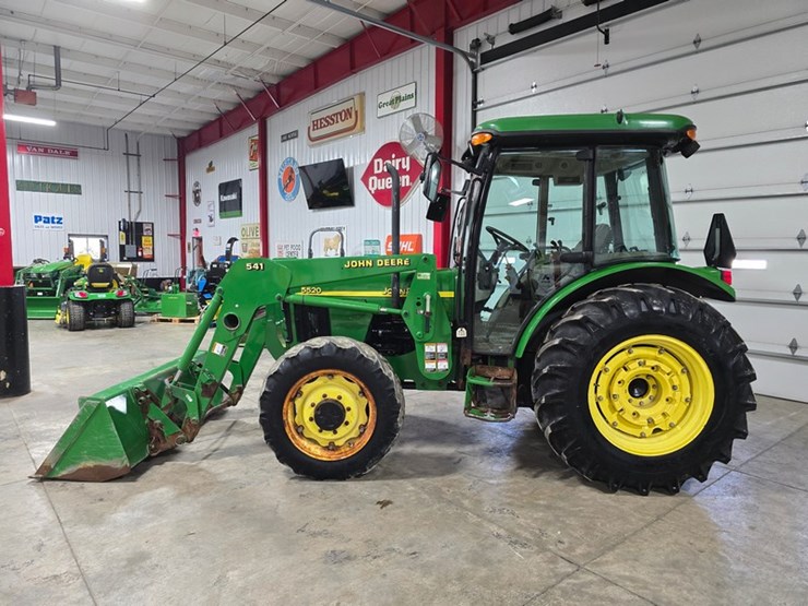 john-deere-5520-image-2