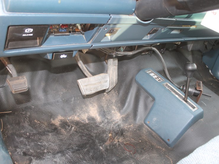 #3038-•-1992-gmc-seirra-single-cab-pickup-image-54