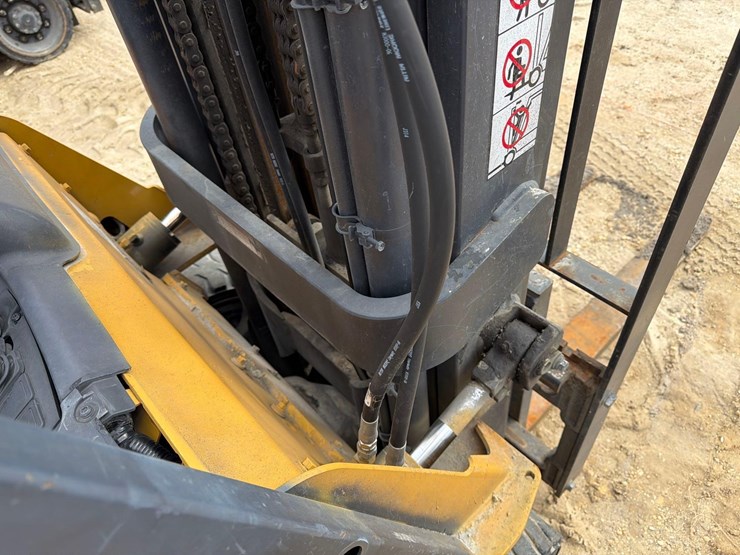 2021-caterpillar-2c6000-image-6