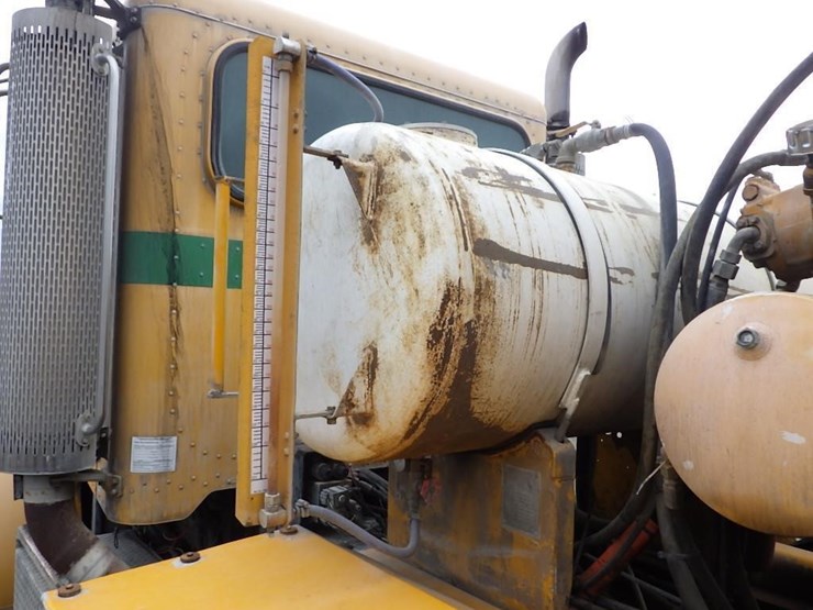 2006-peterbilt-357-image-13