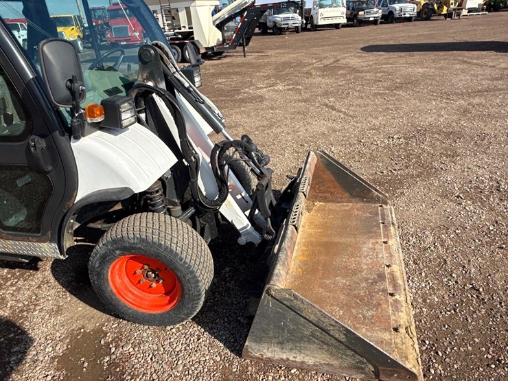 2007-bobcat-5600-toolcat-image-10