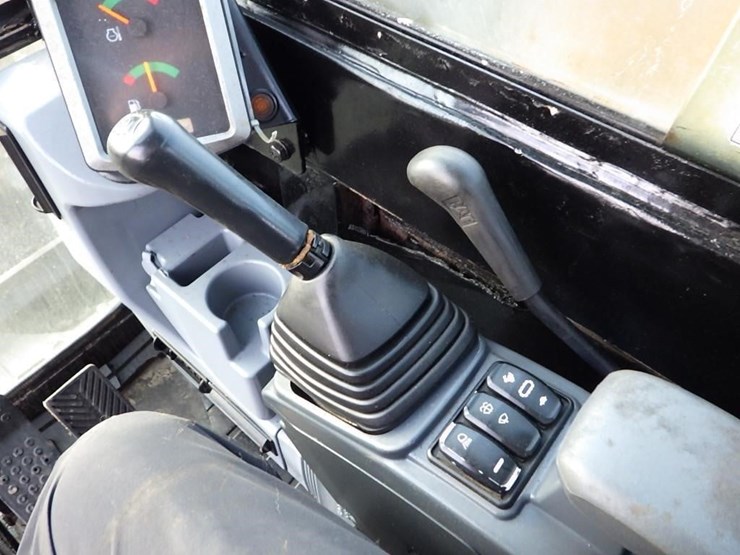 caterpillar-305.5-image-45