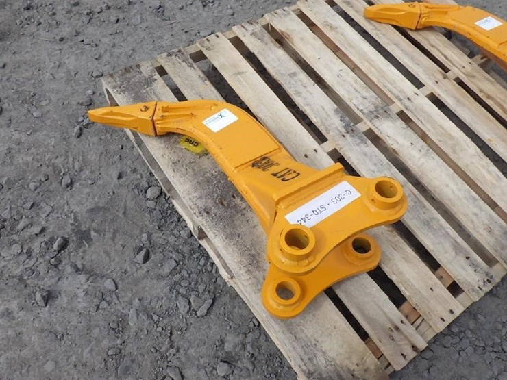 caterpillar-303-image-4