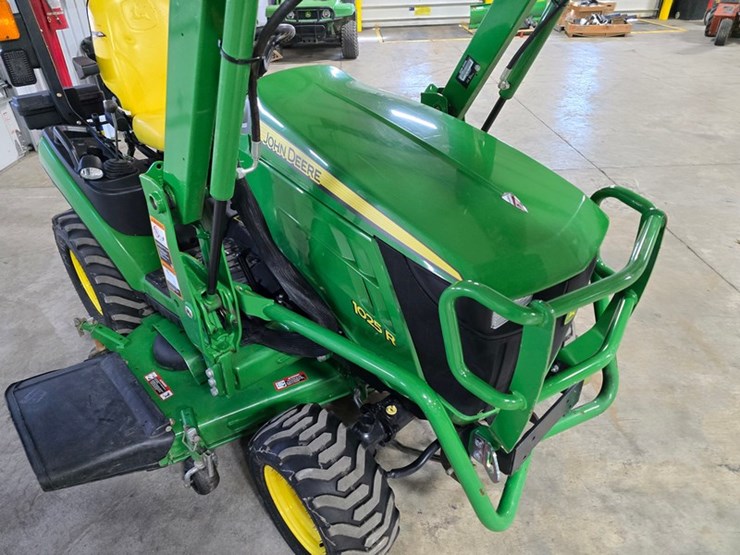 2014-john-deere-1025r-image-30