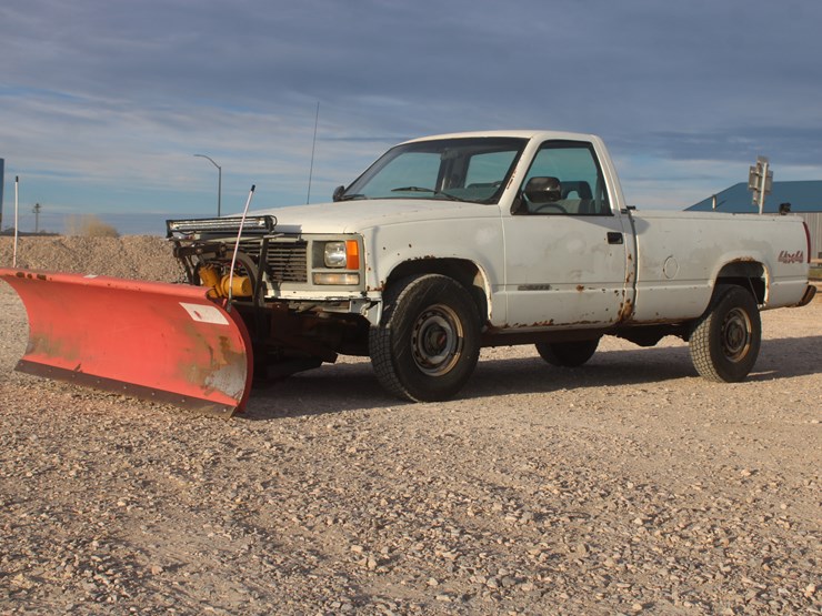 #3038-•-1992-gmc-seirra-single-cab-pickup-image-10